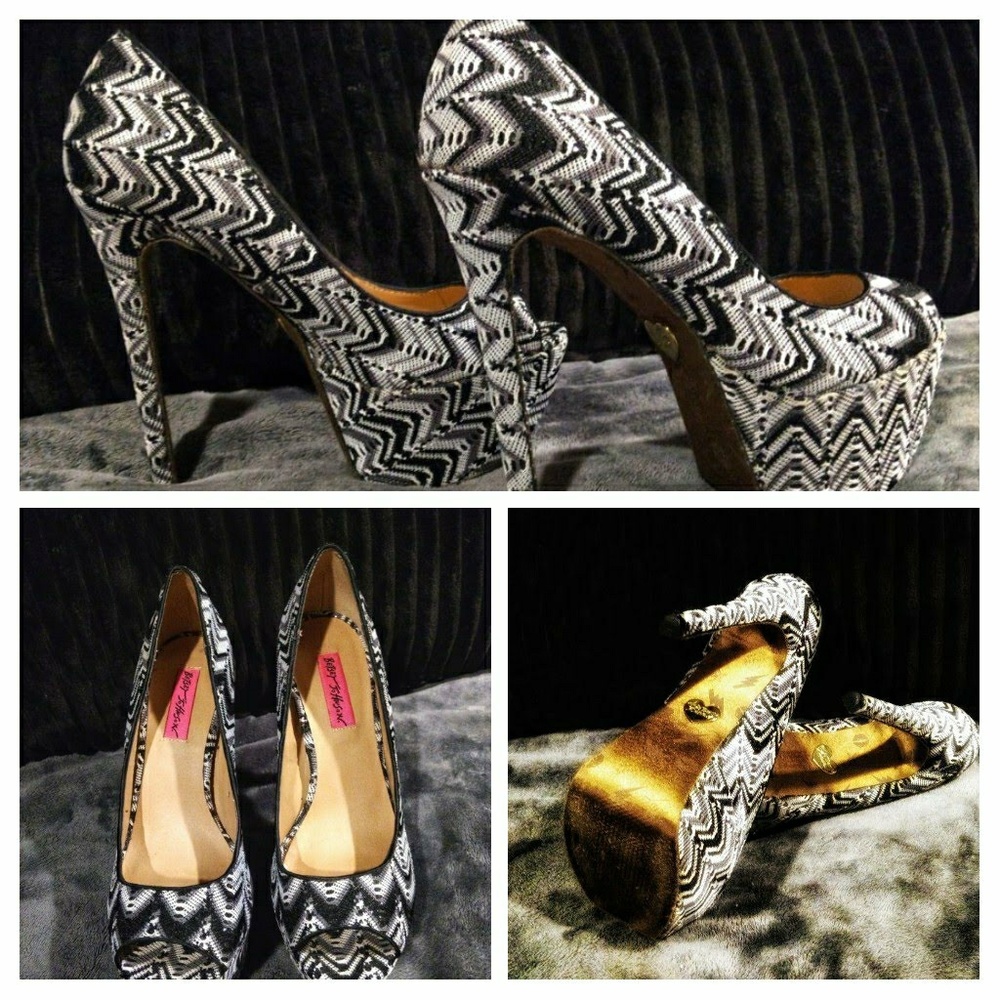 Betsey Johnson 6.5" heel w/platform toe